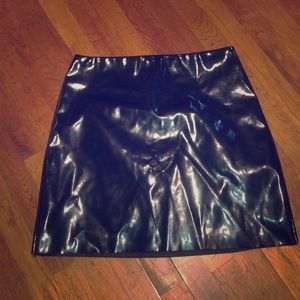 H&M Patent Leather Mini Skirt 🔪🖤 (new w tags)